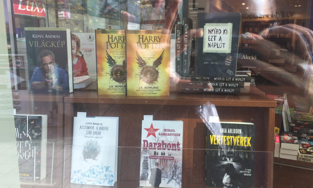 &Ouml;r&ouml;mmel jelentj&uuml;k be, hogy az &uacute;j magyar nyelvű Harry Potter k&ouml;nyv meg&eacute;rkezett  Kaposv&aacute;rra is!