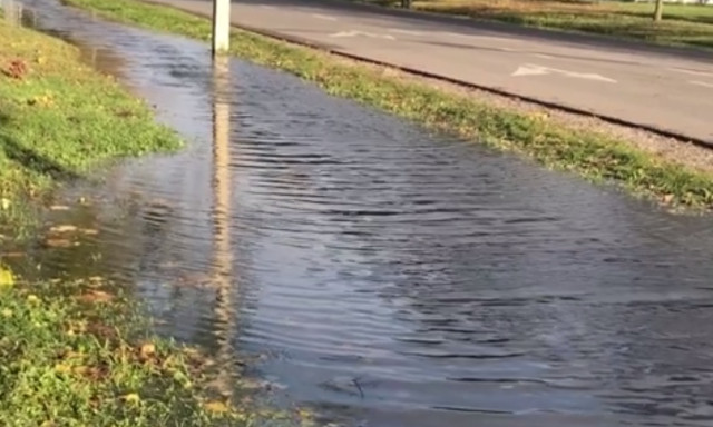 Mini Kapos foly&oacute; j&ouml;tt l&eacute;tre a V&aacute;s&aacute;rt&eacute;ri &uacute;ton