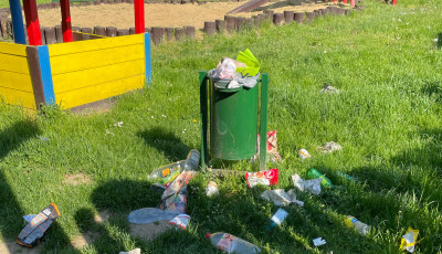 Sz&oacute;ltunk, hogy romokban a Tesco j&aacute;tsz&oacute;t&eacute;r, pillanatok alatt rendbe is rakt&aacute;k