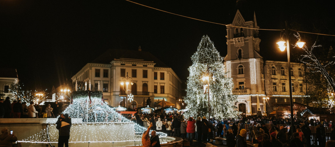 &Iacute;gy festett a belv&aacute;ros az első adventi est&eacute;n - GAL&Eacute;RIA