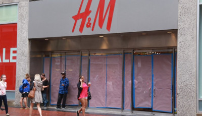 A Nike &eacute;s a H&amp;M is sorra z&aacute;rja be &uuml;zleteit