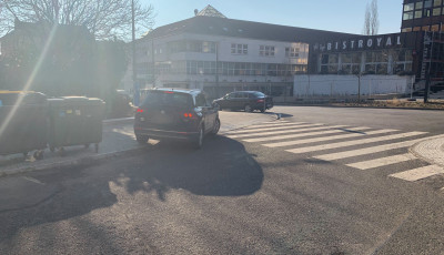 Valami  r&eacute;g&oacute;ta van a levegőben - Parkol&aacute;si k&aacute;osz a Sz&eacute;chenyi t&eacute;ren