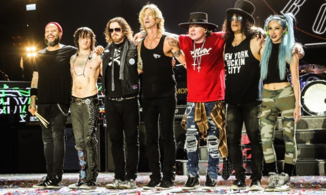 &Oacute;ri&aacute;si internetes rekordot d&ouml;nt&ouml;tt a Guns N&#039; Roses