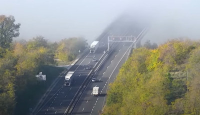 Megint felsz&aacute;lltak a rendőrs&eacute;gi dr&oacute;nok, ez&uacute;ttal az M7-es volt c&eacute;lkeresztben &ndash; VIDE&Oacute;