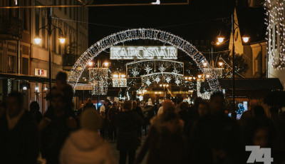 Kaposv&aacute;ri advent - Vastag Csaba &eacute;s Rost Andrea is &eacute;rkezik