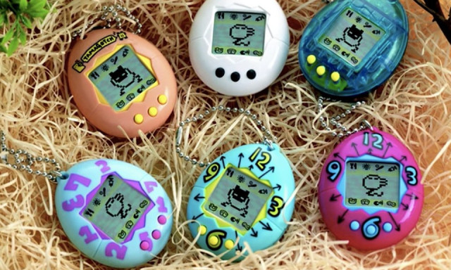 A 90-es &eacute;vek ut&aacute;n &uacute;jra visszat&eacute;r a Tamagotchi!