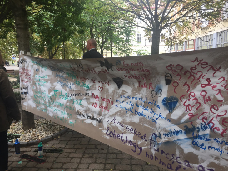 Kortárs költészetbe öltöztették az Európa parkot