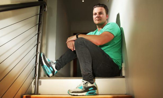 A sr&aacute;c, akit kir&uacute;gtak a kocsm&aacute;b&oacute;l, mert Nike Air Max-ben akart bemenni