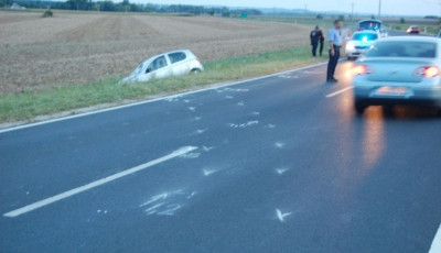 Egy motoros sz&aacute;nd&eacute;kosan okozhatta a vas&aacute;rnapi aut&oacute;balesetet Kaposf&uuml;redn&eacute;l