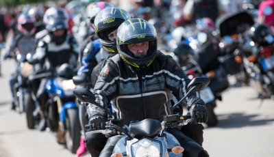 Megnyitott&aacute;k a szezont a motorosok - GAL&Eacute;RIA