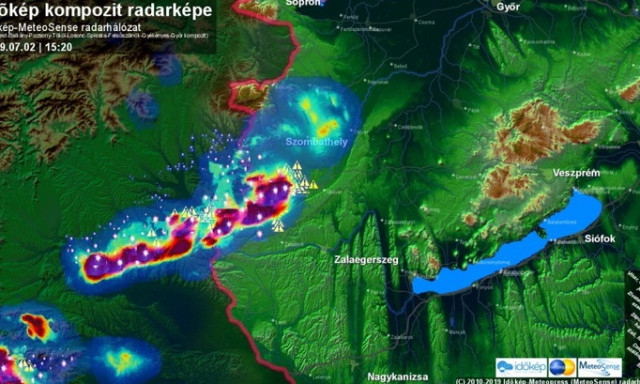 Azta! - Tegnap Balaton alak&uacute; felhő rajzol&oacute;dott ki nyugaton