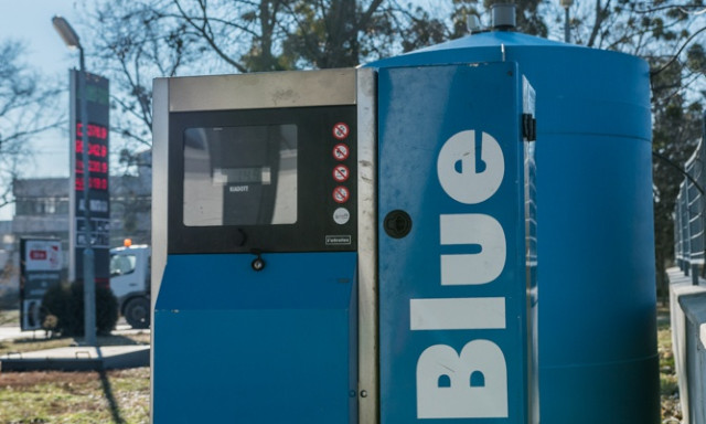 Fura jelz&eacute;ssel tal&aacute;lkoztunk a tanksapka alatt - Kiokosodtunk az &uacute;jfajta d&iacute;zelaut&oacute;kb&oacute;l