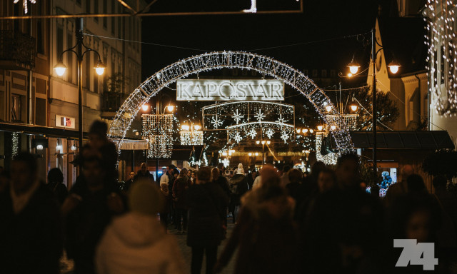 &Iacute;gy festett a belv&aacute;ros az első adventi est&eacute;n - GAL&Eacute;RIA