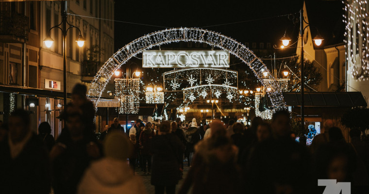 &Iacute;gy festett a belv&aacute;ros az első adventi est&eacute;n - GAL&Eacute;RIA