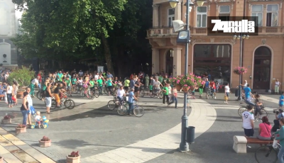 &Uacute;jabb t&uuml;ntet&eacute;s a gumifeldolgoz&oacute; ellen - ez&uacute;ttal k&eacute;t ker&eacute;ken &eacute;s futva demonstr&aacute;ltak