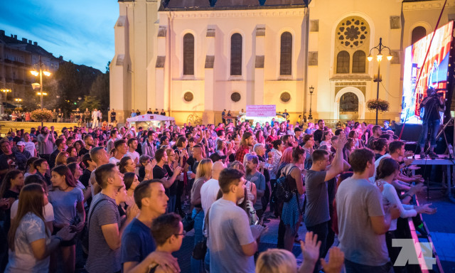 Pedzegetik, hogy csak olt&aacute;sigazol&aacute;ssal utazhatunk majd &eacute;s mehet&uuml;nk majd koncertekre