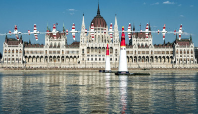 Lehet, hogy a szomsz&eacute;dban rendezik meg id&eacute;n a Red Bull Air Race verseny&eacute;t!