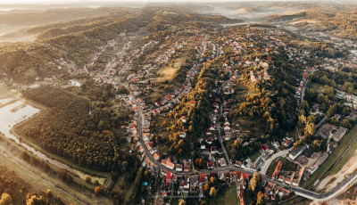 &Iacute;gy fest mad&aacute;rt&aacute;vlatb&oacute;l a hajnali sz&iacute;nekben pomp&aacute;z&oacute; Kaposv&aacute;r