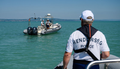 M&aacute;r &ouml;ten vesztett&eacute;k &eacute;let&uuml;ket id&eacute;n a Balatonban, sok a hasonl&oacute;s&aacute;g az esetek k&ouml;z&ouml;tt