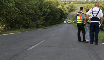 Hal&aacute;los baleset Zicsn&eacute;l - Motoros &uuml;tk&ouml;z&ouml;tt mezőgazdas&aacute;gi munkag&eacute;ppel