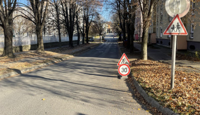 Csak &oacute;vatosan, k&aacute;ty&uacute;tengerr&eacute; v&aacute;ltozott a B&eacute;ke utca