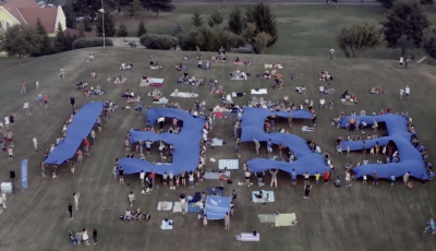 A kaposv&aacute;ri j&oacute;t&eacute;konys&aacute;gi napon k&eacute;sz&uuml;lt vide&oacute; seg&iacute;ts&eacute;g&eacute;vel is gyűjtenek a gyerekeknek