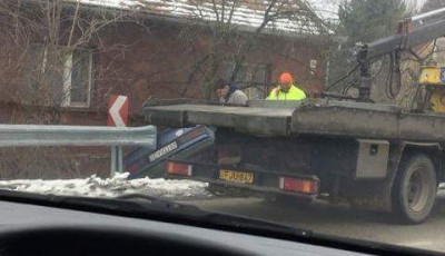 A Hegyi utc&aacute;ban kisodr&oacute;dott egy aut&oacute;