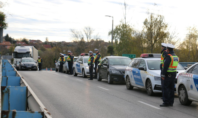 Rendőrs&eacute;gi razzia volt p&eacute;nteken Kaposv&aacute;ron