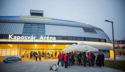 Hangulatos gyűjt&eacute;st tartottak riv&aacute;lisaikkal kar&ouml;ltve a kaposv&aacute;ri szurkol&oacute;k - GAL&Eacute;RIA