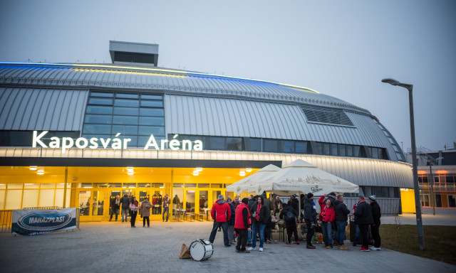 Hangulatos gyűjt&eacute;st tartottak riv&aacute;lisaikkal kar&ouml;ltve a kaposv&aacute;ri szurkol&oacute;k - GAL&Eacute;RIA