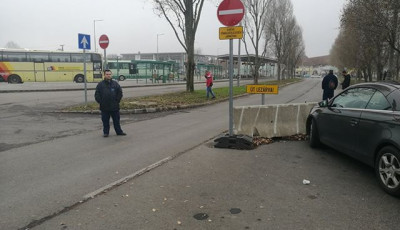 Bomb&aacute;val fenyegetett egy ismeretlen  - Ki&uuml;r&iacute;tett&eacute;k mindh&aacute;rom kaposv&aacute;ri &aacute;llom&aacute;st