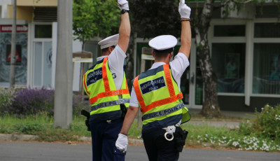 Fokozottan figyeljetek a gyalogos-&aacute;tkelőkn&eacute;l, Somogyban is zajlik a Zebra terv!