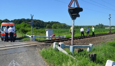 Biciklist g&aacute;zolt hal&aacute;lra a vonat a szarkav&aacute;ri &aacute;tj&aacute;r&oacute;n&aacute;l