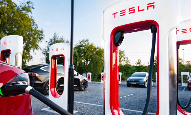 Supercharger t&ouml;ltőket telep&iacute;tene a Tesla, Kaposv&aacute;r is szerepel a list&aacute;n