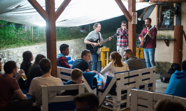 Sr&aacute;cok a szomsz&eacute;db&oacute;l @ Desi Beach Bar - Hangulatk&eacute;pek