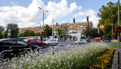 Egy &oacute;r&aacute;val tov&aacute;bb műk&ouml;dnek majd a Honv&eacute;d utcai csom&oacute;pont jelzől&aacute;mp&aacute;i